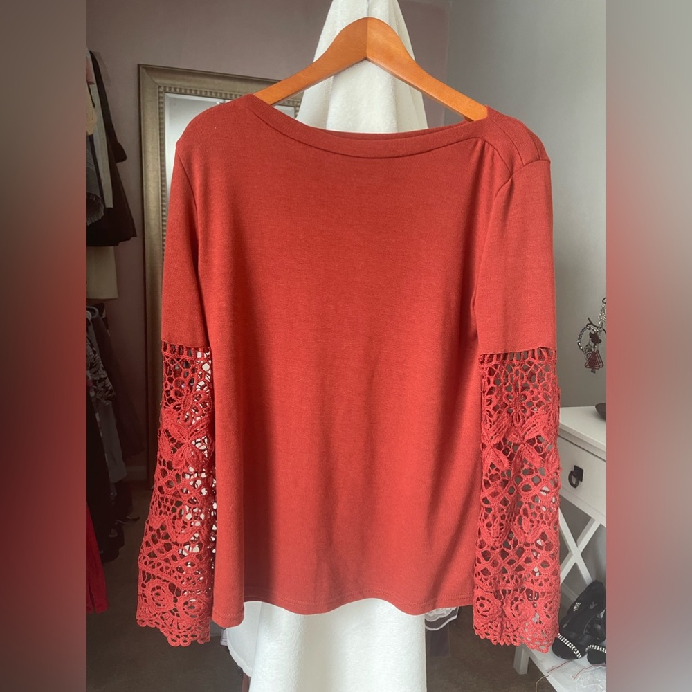 Never Worn Amaryllis Large Women’s Top with Embroidered Sleeves